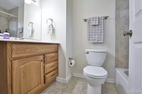 Bath - 1120 Oldwick Dr, Reading, OH 45215 photo 1 of 3