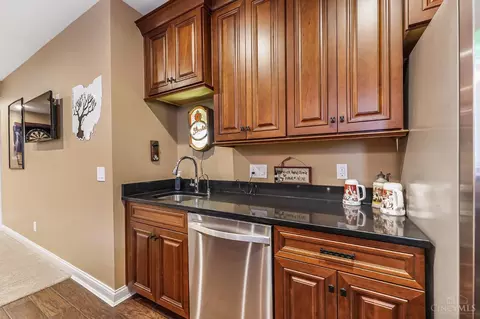 Kitchen - 9737 Zig Zag Rd, Montgomery, OH 45242 photo 11 of 11