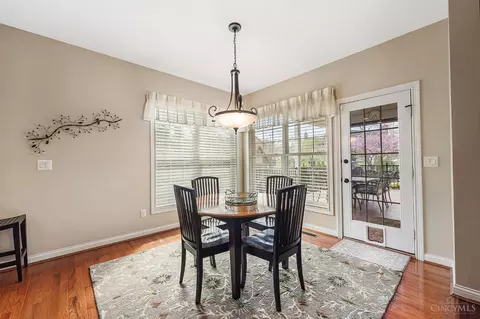 Dining - 9737 Zig Zag Rd, Montgomery, OH 45242 photo 2 of 6