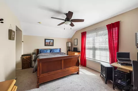 Bedroom - 9737 Zig Zag Rd, Montgomery, OH 45242 photo 7 of 11