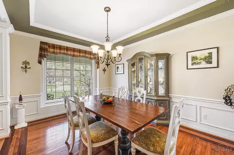 Dining - 9737 Zig Zag Rd, Montgomery, OH 45242 photo 4 of 6
