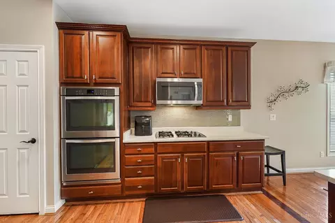 Kitchen - 9737 Zig Zag Rd, Montgomery, OH 45242 photo 3 of 11