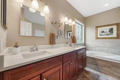 Bath - 9737 Zig Zag Rd, Montgomery, OH 45242 photo 1 of 10