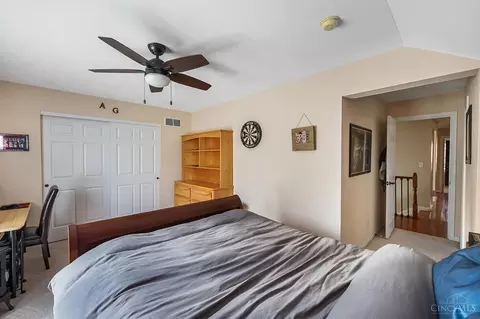 Bedroom - 9737 Zig Zag Rd, Montgomery, OH 45242 photo 8 of 11