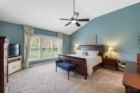 Bedroom - 9737 Zig Zag Rd, Montgomery, OH 45242 photo 1 of 11
