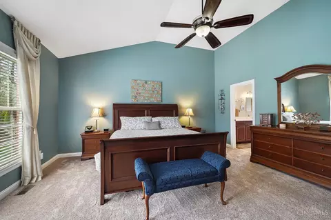 Bedroom - 9737 Zig Zag Rd, Montgomery, OH 45242 photo 3 of 11