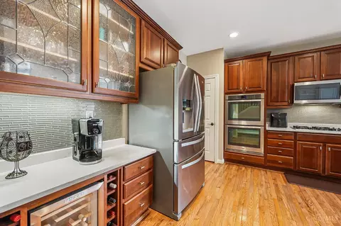 Kitchen - 9737 Zig Zag Rd, Montgomery, OH 45242 photo 7 of 11