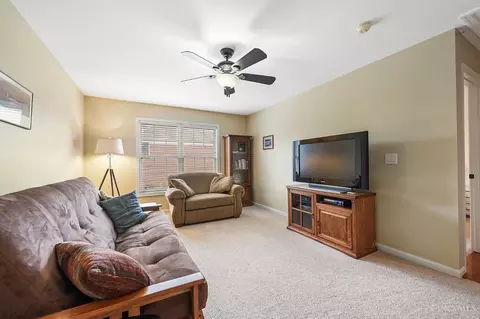 Living - 9737 Zig Zag Rd, Montgomery, OH 45242 photo 13 of 17