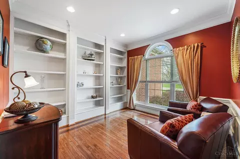 Living - 9737 Zig Zag Rd, Montgomery, OH 45242 photo 8 of 17
