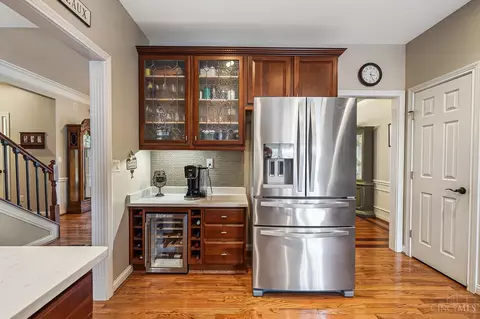 Kitchen - 9737 Zig Zag Rd, Montgomery, OH 45242 photo 5 of 11