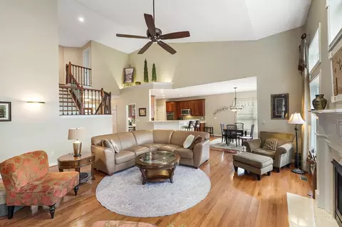 Living - 9737 Zig Zag Rd, Montgomery, OH 45242 photo 6 of 17