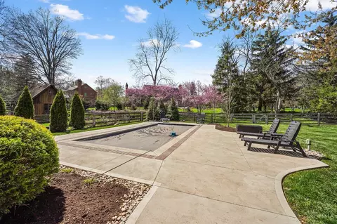 Exterior - 9737 Zig Zag Rd, Montgomery, OH 45242 photo 19 of 27