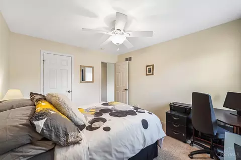 Bedroom - 9737 Zig Zag Rd, Montgomery, OH 45242 photo 11 of 11