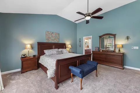 Bedroom - 9737 Zig Zag Rd, Montgomery, OH 45242 photo 5 of 11