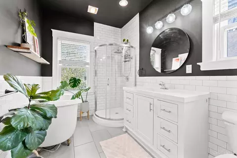 Bath - 5802 Adelphi St, Cincinnati, OH 45227 photo 4 of 5