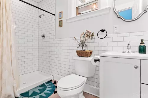 Bath - 5802 Adelphi St, Cincinnati, OH 45227 photo 3 of 5