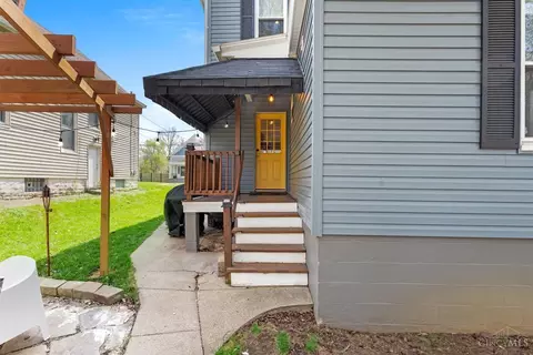 Exterior - 5802 Adelphi St, Cincinnati, OH 45227 photo 5 of 10