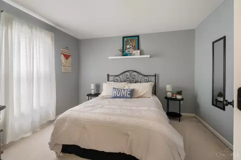 Bedroom - 213 Delaware Dr, Hamilton Township, OH 45039 photo 4 of 5