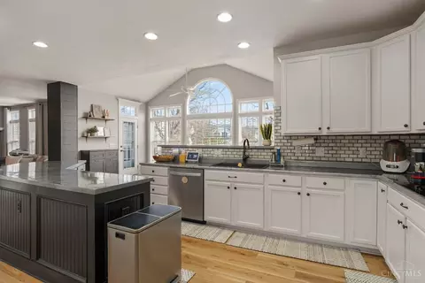 Kitchen - 213 Delaware Dr, Hamilton Township, OH 45039 photo 3 of 5
