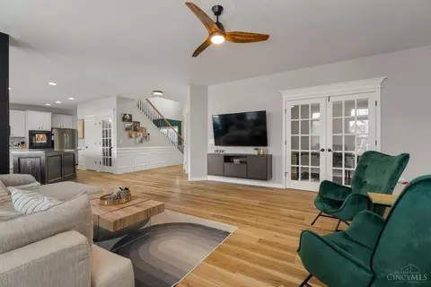 Dining - 213 Delaware Dr, Hamilton Township, OH 45039 photo 5 of 5