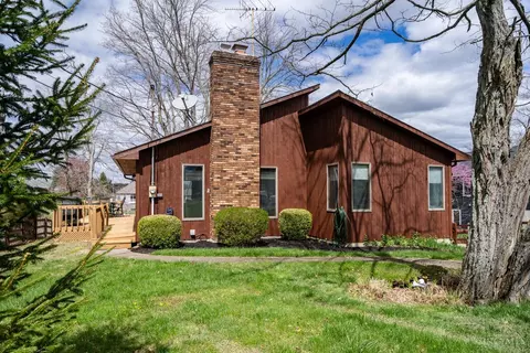 910 Waynoka Dr, Jackson, OH 45171