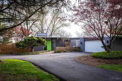 271 Indian View Dr, Loveland, OH 45140