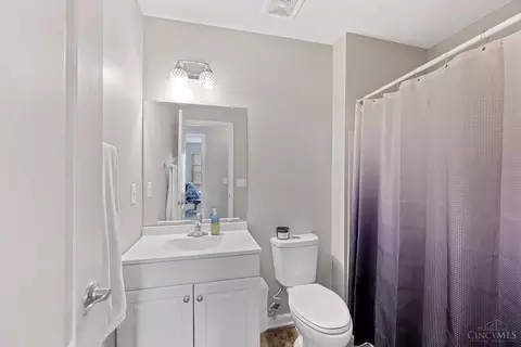 Bath - 1491 Hazelgrove Dr, Cincinnati, OH 45240 photo 1 of 3