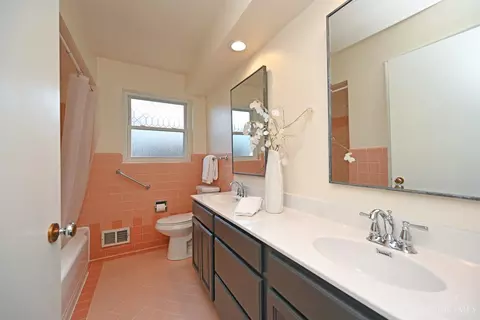 Bath - 5985 Monticello Ave, Cincinnati, OH 45224 photo 1 of 2