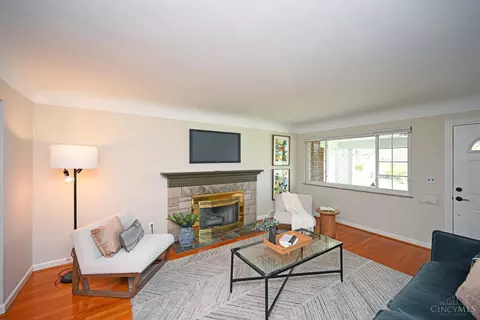 Living - 5985 Monticello Ave, Cincinnati, OH 45224 photo 3 of 4
