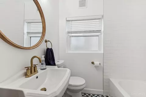 Bath - 3311 Hildreth Ave, Cincinnati, OH 45211 photo 1 of 4