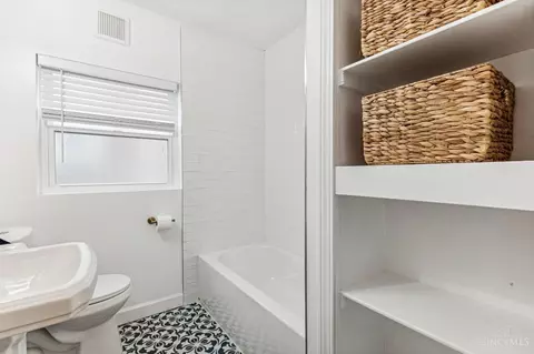 Bath - 3311 Hildreth Ave, Cincinnati, OH 45211 photo 2 of 4
