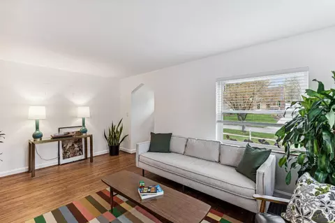 Living - 3311 Hildreth Ave, Cincinnati, OH 45211 photo 3 of 4
