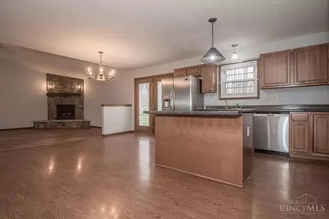 Kitchen - 2714 Cedar Trce, Batavia, OH 45103 photo 3 of 3