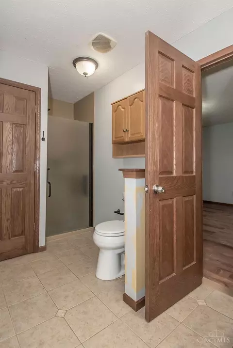 Bath - 2714 Cedar Trce, Batavia, OH 45103 photo 2 of 5