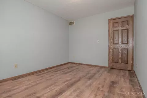 Bedroom - 2714 Cedar Trce, Batavia, OH 45103 photo 2 of 3