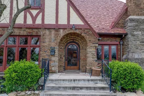 Exterior - 3905 Leyman Dr, Cincinnati, OH 45229 photo 4 of 13