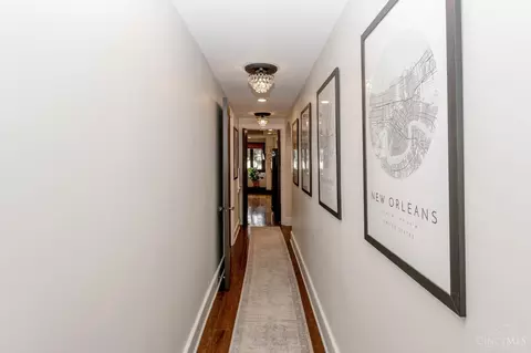 Entry Way - 3905 Leyman Dr, Cincinnati, OH 45229 photo 5 of 8