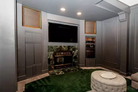 Living - 3905 Leyman Dr, Cincinnati, OH 45229 photo 8 of 10