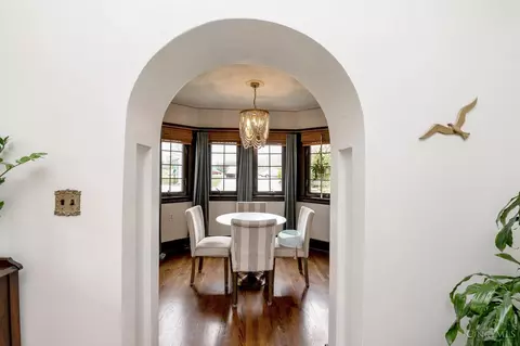 Dining - 3905 Leyman Dr, Cincinnati, OH 45229 photo 4 of 7