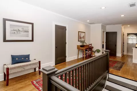 Entry Way - 3905 Leyman Dr, Cincinnati, OH 45229 photo 7 of 8