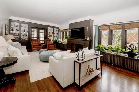 Living - 3905 Leyman Dr, Cincinnati, OH 45229 photo 1 of 10