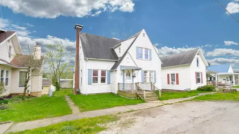 204 Eighth St, Manchester, OH 45144