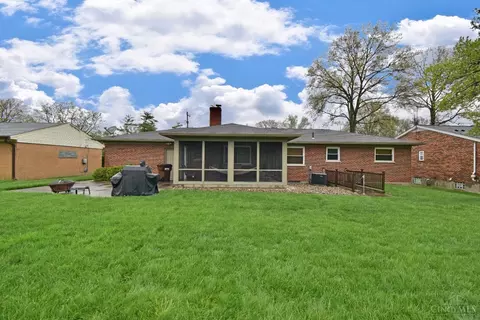 Exterior - 1043 Galbraith Rd, Cincinnati, OH 45231 photo 6 of 6