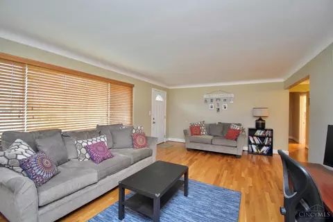 Living - 1043 Galbraith Rd, Cincinnati, OH 45231 photo 1 of 5