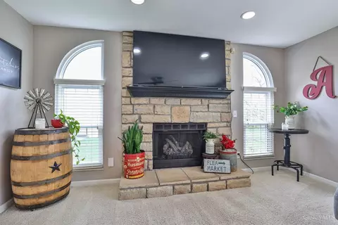 Living - 7233 Eaglestone Ct, Liberty Township, OH 45044 photo 6 of 6