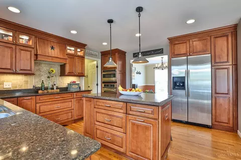 Kitchen - 7233 Eaglestone Ct, Liberty Township, OH 45044 photo 3 of 5