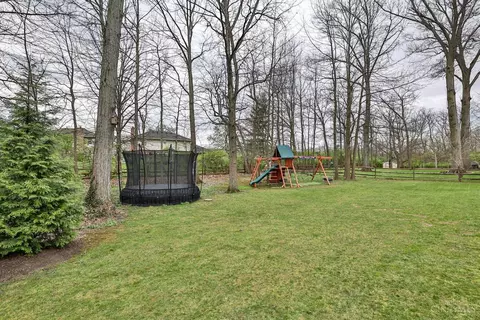 Exterior - 7233 Eaglestone Ct, Liberty Township, OH 45044 photo 7 of 11