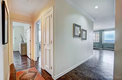 Entry Way - 2401 Ingleside Ave #3E, Cincinnati, OH 45206 photo 2 of 2