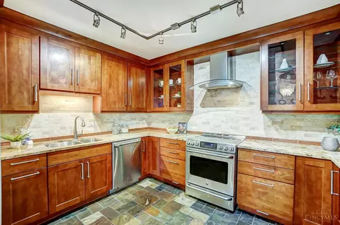 Kitchen - 2401 Ingleside Ave #3E, Cincinnati, OH 45206 photo 1 of 5