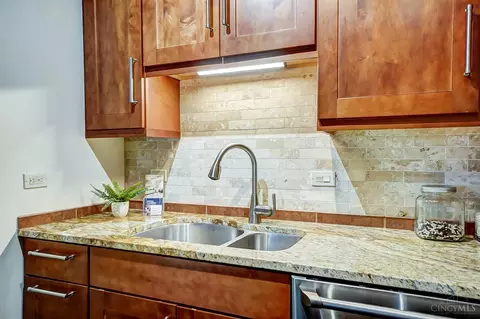 Kitchen - 2401 Ingleside Ave #3E, Cincinnati, OH 45206 photo 3 of 5